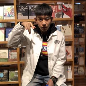 大胸美女慢慢脱下来
