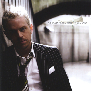 大胸美女慢慢脱下来
